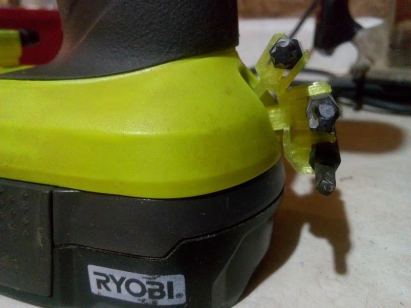 Ryobi One+ Bagholder for slagboremaskine og boremaskine
