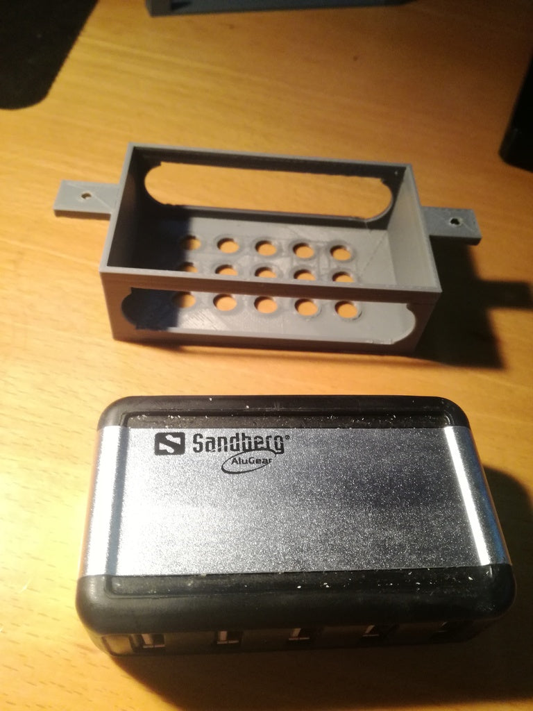 Sanberg USB Hub Væg- og Skrivebordsmontering