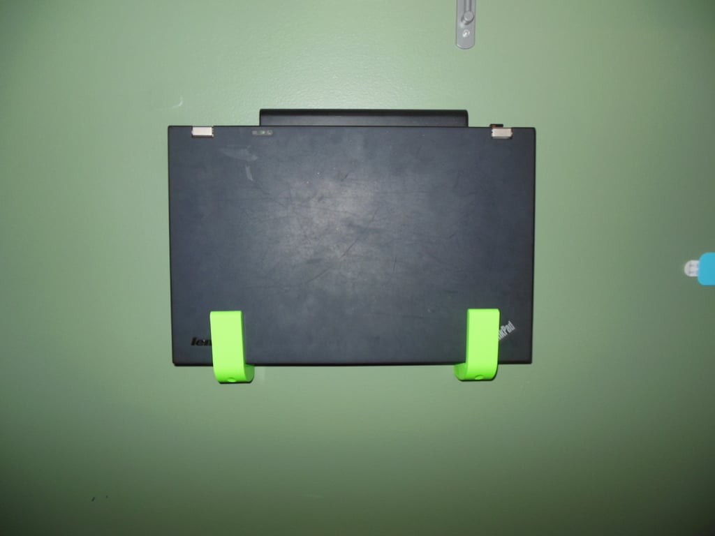 Vægmonteret laptopholder til Apple, Lenovo og MacBook