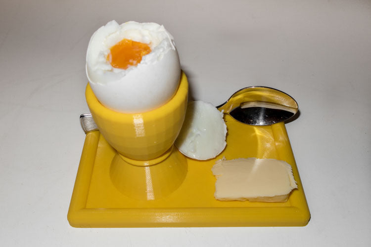 Æggebæger med tallerken og skeholder