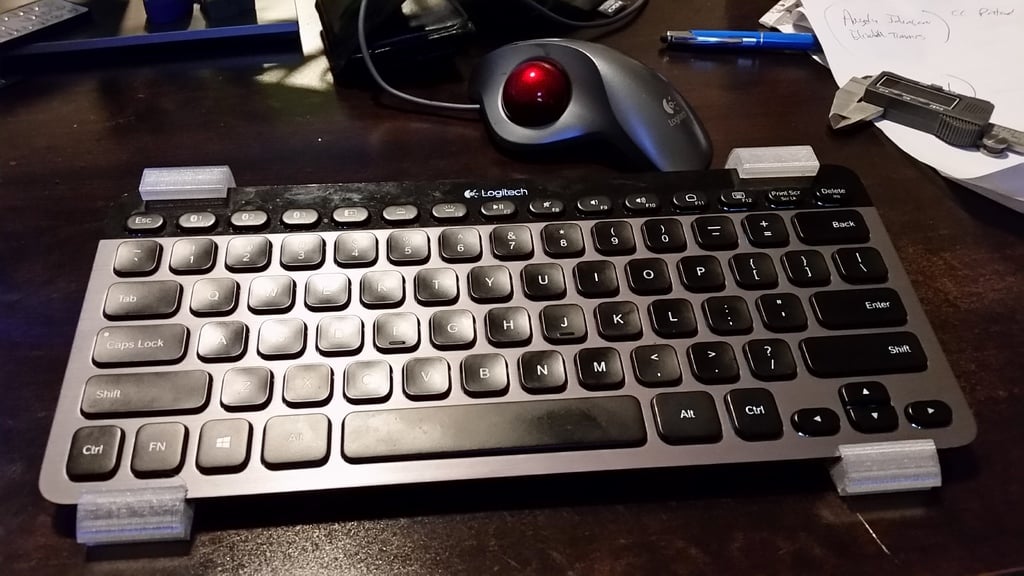 Tiltbar stand til Logitech K810 Bluetooth-tastatur