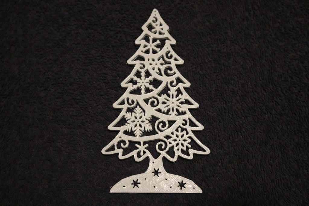 Juletræ med Snefnug Ornamenter