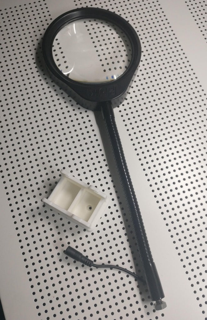 Magnifier LED-lampeholder til IKEA Skadis Pegboard