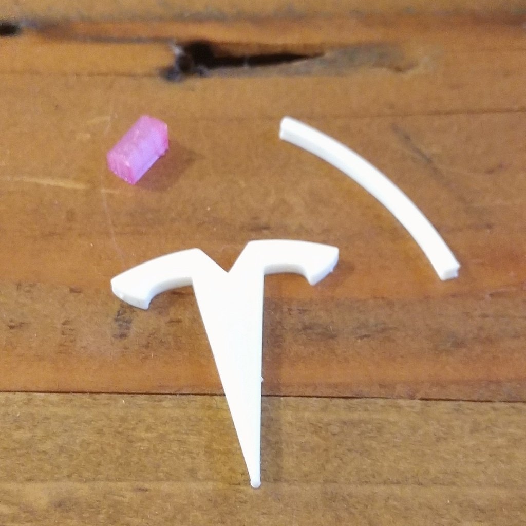 Tesla Charger Organizer med separat logo indsats og nub