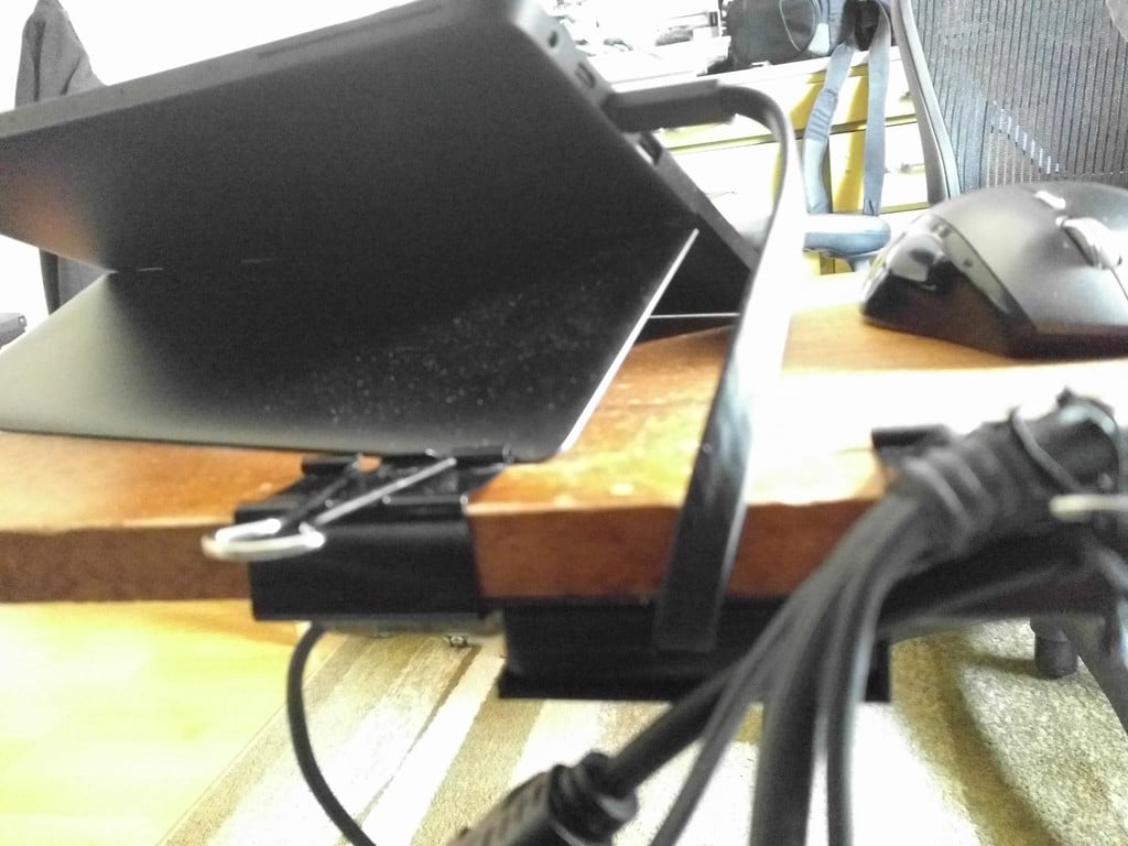 Under-desk holder til Cable Matters Type C hub