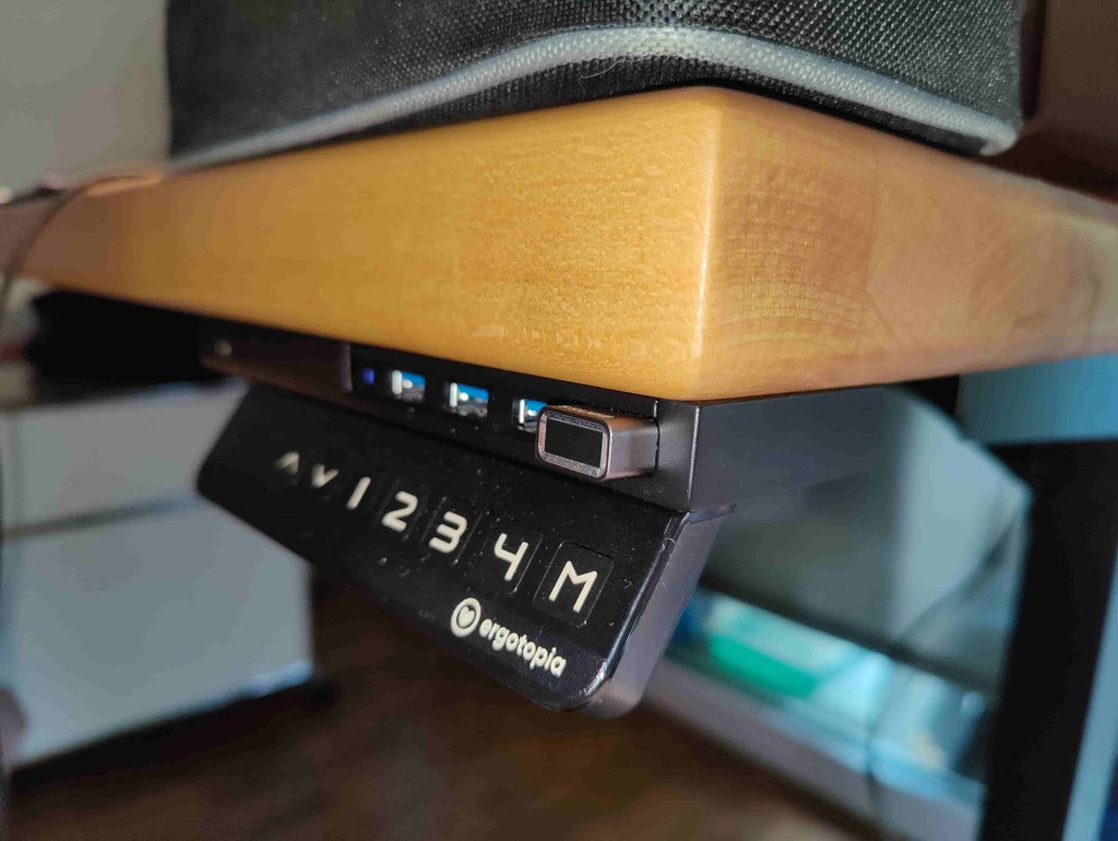 Under Desk Hovedtelefon / Audio Jack Extender og Anker USB 3.0 Hub Mount