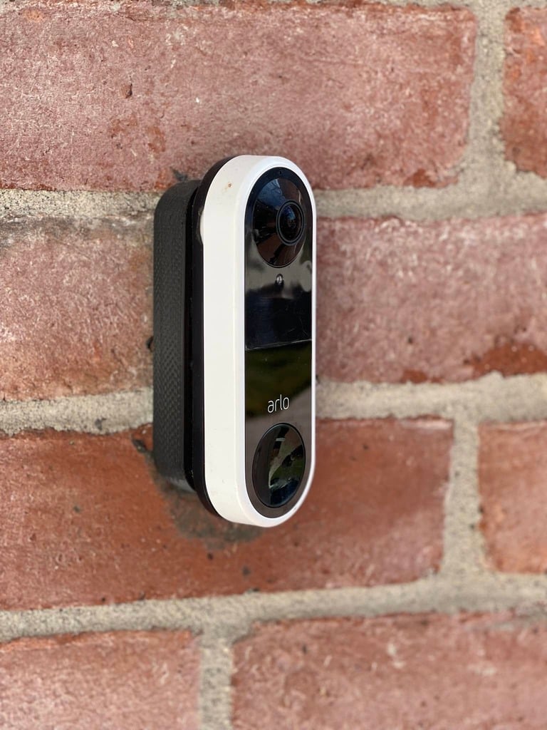 Arlo Doorbell 45 graders vinkelmontering